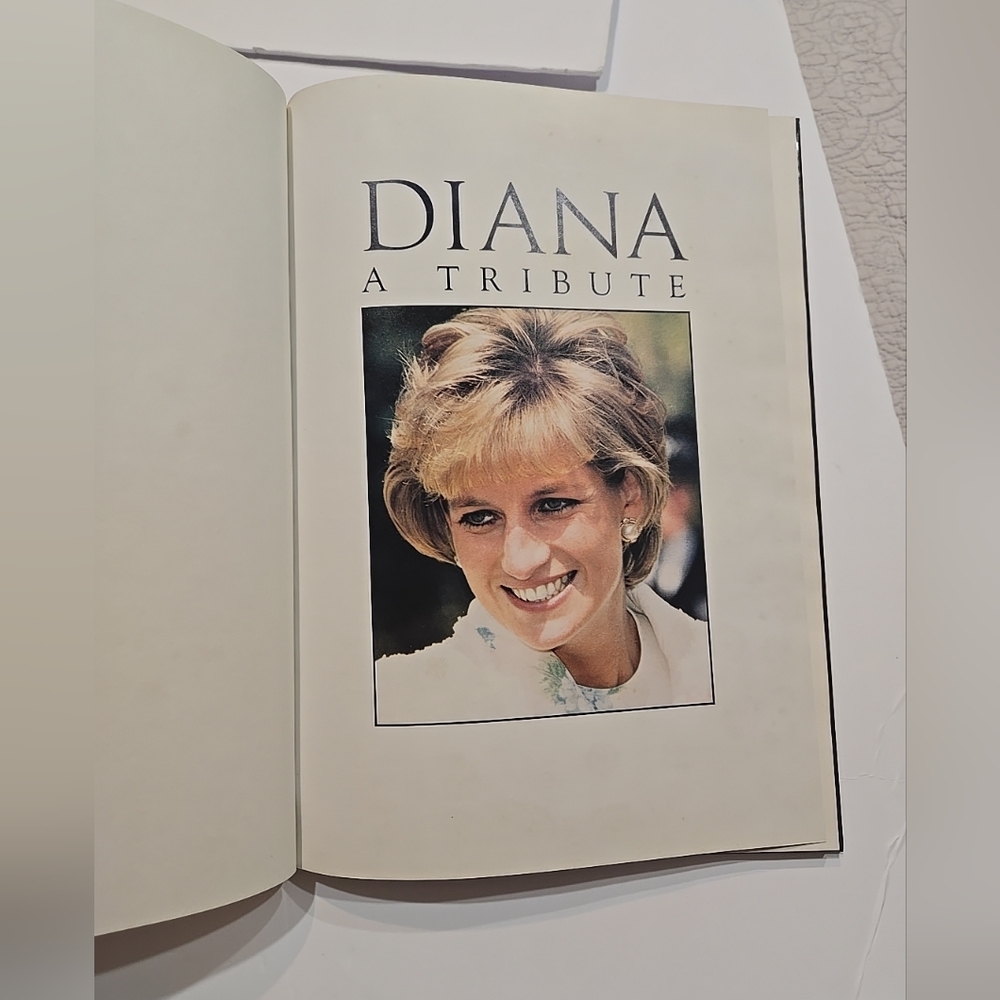 Diana: A Tribute Book - Picture 4 of 7